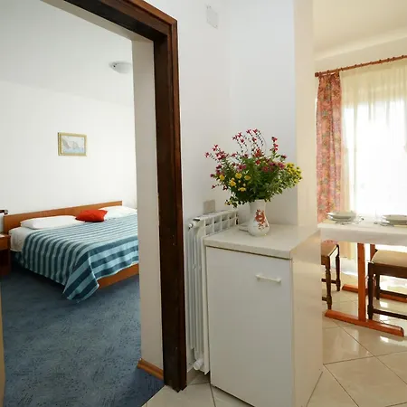 Apartman Albina Valiza *