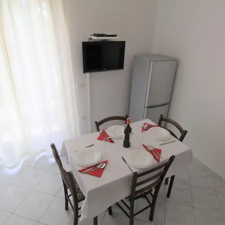 Apartament Albina Valiza *